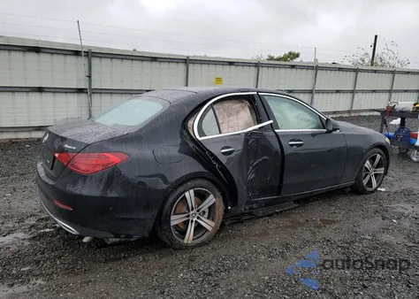 2025 Mercedes-Benz C 300 4Matic z USA, uszkodzony, nr VIN W1KAF4HB0SR249645